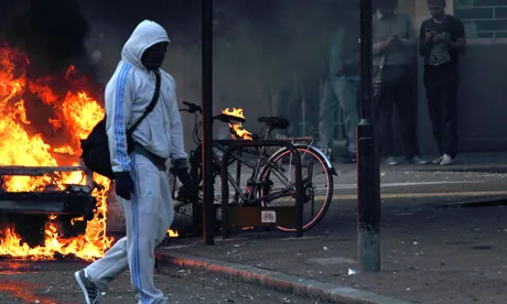 Burning car Clarence Road E5 Monday 8 August 2011