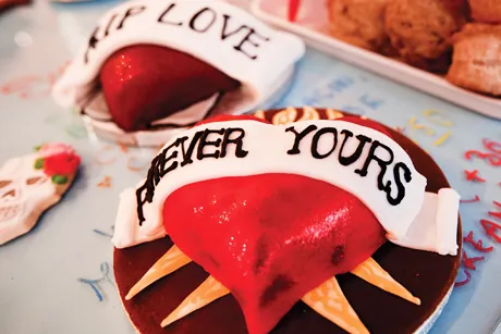 Cakey Muto anti Valentines cakes