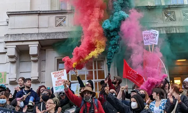 Delivery couriers stage rousing protest against ‘excessive policing’ in Hackney