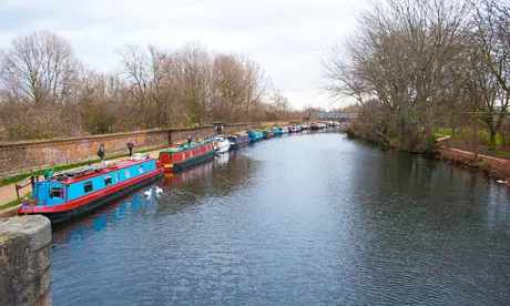 houseboaters river lea