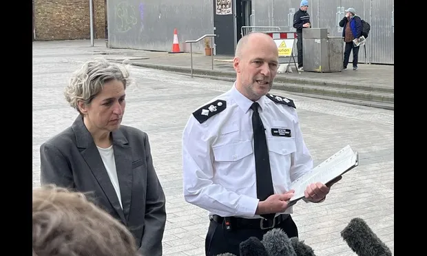 Police launch murder probe after man stabbed to death in Stoke Newington