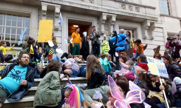 Extinction Rebellion celebrates as Hackney’s estates go glyphosate-free for 2021