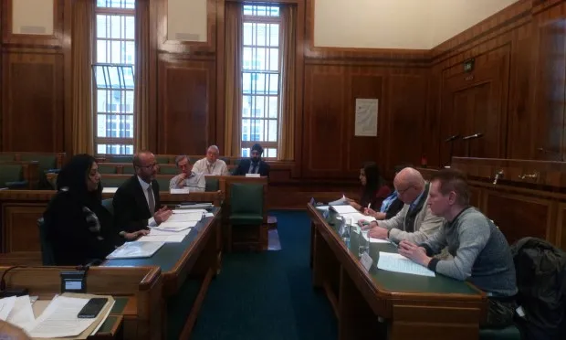 ‘Chaotic and slipshod’ chicken shop blocked from 5am closing