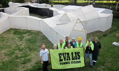 Migrant workers build Hackney Downs tunnel