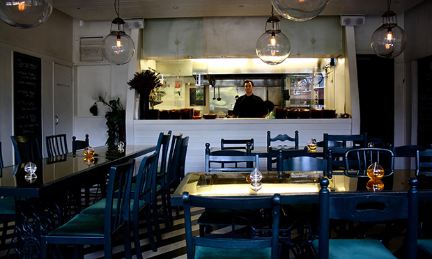 Clutch chicken restaurant