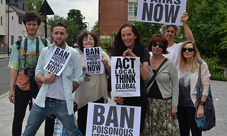 Katharine Hamnett with fellow campaigners ahead of the meeting on Saturday