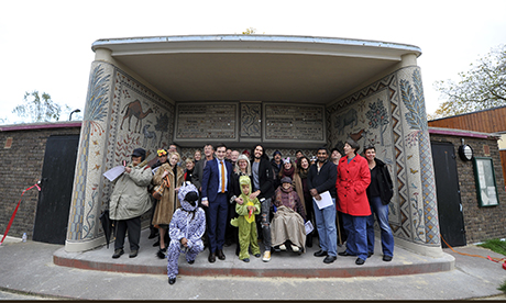 Volunteers gather in front of the Hackney Downs Pavilion mosaic with Cllr McShane and Russell Brand. Photograph: Hackney Council