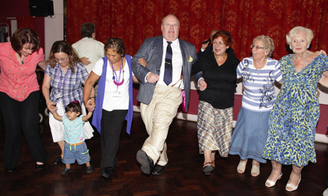 Mr Pickles links arms with Councillor Linda Kelly. Photograph: Karen Zetter