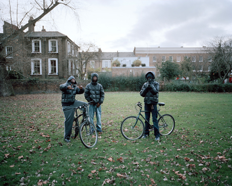 Zed Nelson, Youths in London Fields, Hackney. November 2011. 
